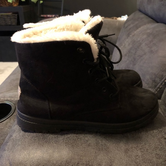 SQL Size 9 Women’s Black Fur-Lined Winter Boot - Picture 3 of 8